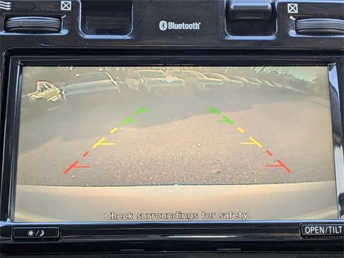 Used 2017 Nissan Leaf SV image 21