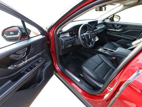 Used 2025 Lincoln Corsair AWD w/ Equipment Group 101A image 11