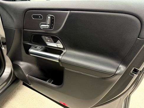 Used 2021 Mercedes-Benz GLA 250 4MATIC w/ Premium Package image 13