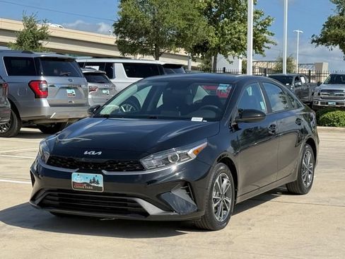 Used 2023 Kia Forte LXS FWD image 8