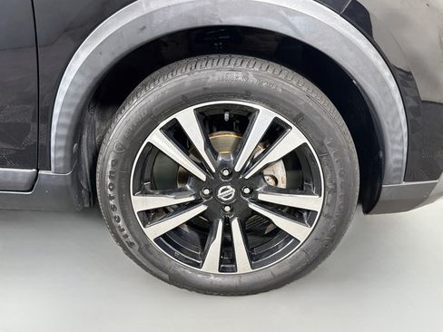 Used 2020 Nissan Kicks SV FWD image 32