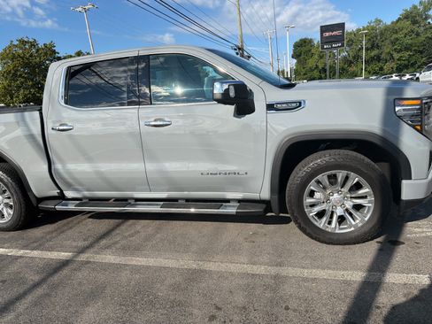 Used 2025 GMC Sierra 1500 Denali AWD/4WD image 4