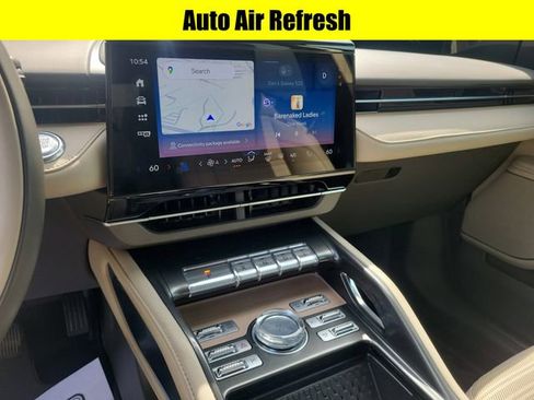 Used 2024 Lincoln Nautilus Reserve w/ Equipment Group 202A AWD/4WD image 15