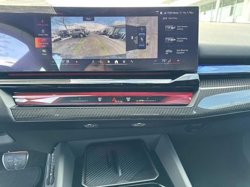 New 2026 BMW 550e xDrive w/ Premium Package image 30