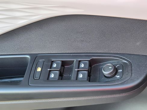 Used 2023 Volkswagen Taos S image 26