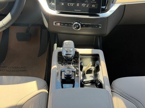 New 2026 Volvo XC90 B6 Plus w/ Protection Package AWD/4WD image 8