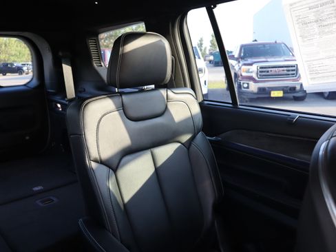 Used 2022 Jeep Grand Cherokee L Overland w/ Advanced Protech Group III AWD/4WD image 14