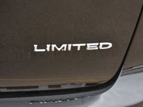 New 2026 Chrysler Pacifica Limited image 8