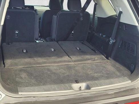 Used 2024 Nissan Pathfinder SV w/ SV Premium Package image 6