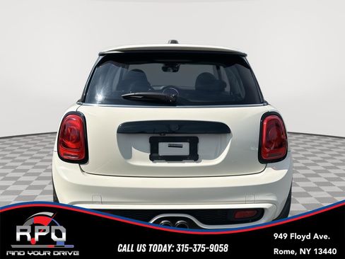 Used 2019 MINI Cooper S w/ Signature Upholstery Package FWD image 4