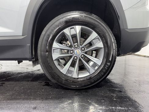 Used 2025 Chevrolet Equinox LT w/ Convenience Package II FWD image 7