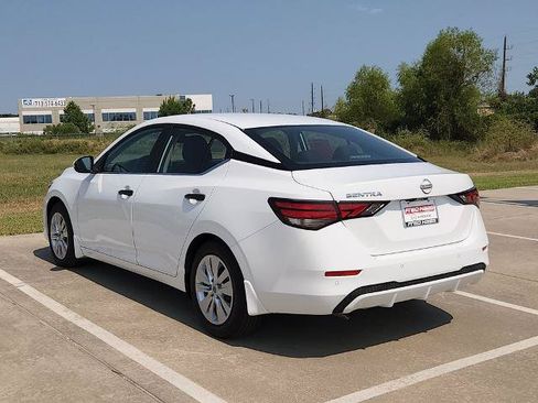Certified 2025 Nissan Sentra S FWD image 7