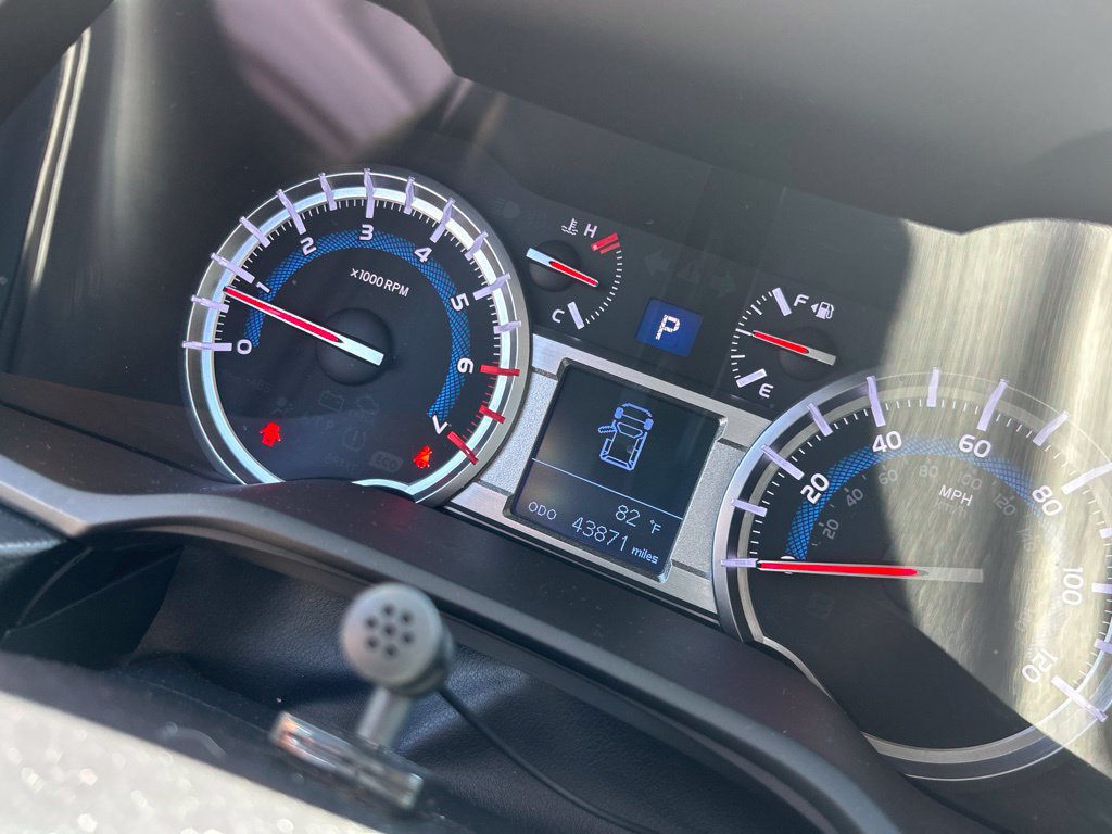 Used 2019 Toyota 4Runner Limited AWD/4WD image 2