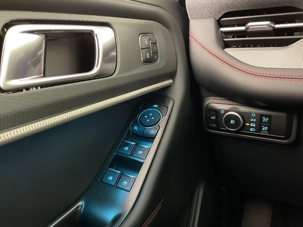 New 2026 Ford Explorer ST-Line w/ ST-Line Street Pack RWD image 21