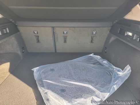 New 2026 Buick Envision Avenir image 18