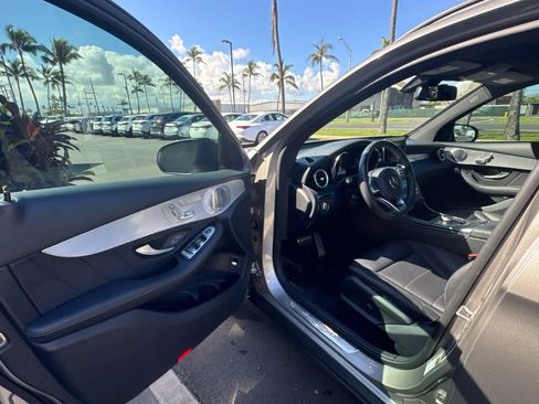 Used 2019 Mercedes-Benz GLC 300 4MATIC image 11
