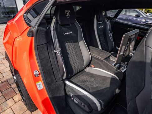 Used 2024 Lamborghini Urus Performante image 43