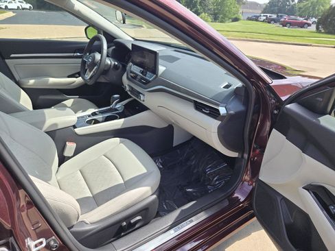 Used 2023 Nissan Altima 2.5 SL FWD image 22