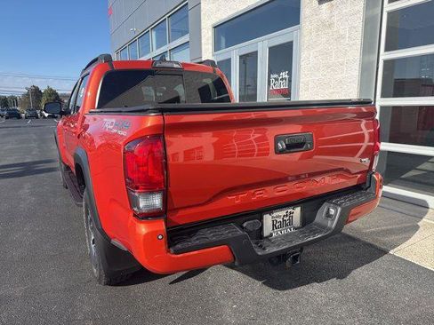 Certified 2017 Toyota Tacoma TRD Off-Road w/ Premium & Technology Package image 5
