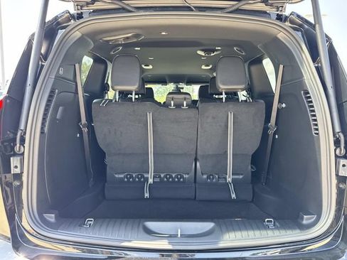New 2027 Chrysler Pacifica Select FWD image 9