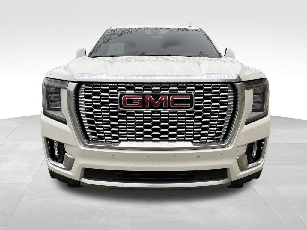 Used 2021 GMC Yukon Denali w/ Denali Premium Package AWD/4WD image 8