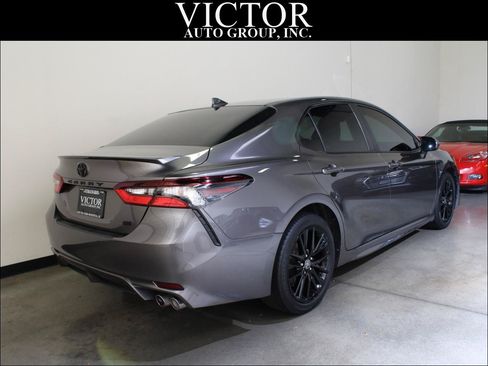 Used 2021 Toyota Camry SE FWD image 11