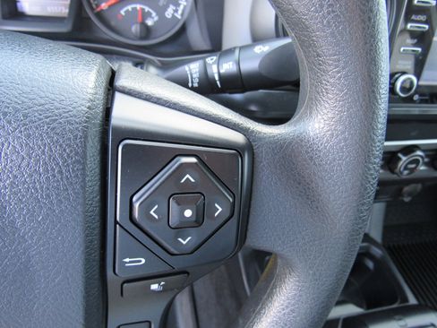 Used 2020 Toyota Tacoma SR image 14