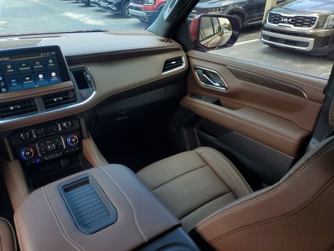 Used 2024 Chevrolet Tahoe High Country w/ Advanced Technology Package AWD/4WD image 21