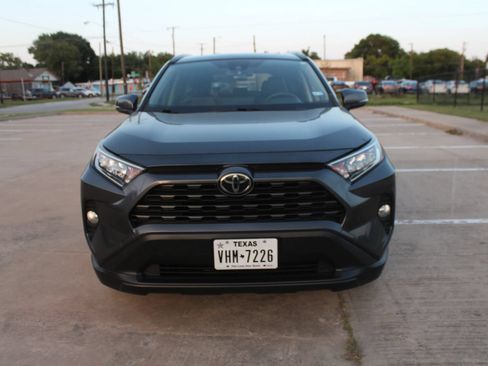 Used 2020 Toyota RAV4 XLE Premium FWD image 2
