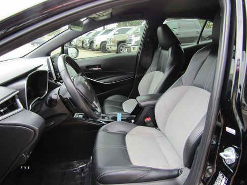 Used 2022 Toyota Corolla XSE FWD image 8