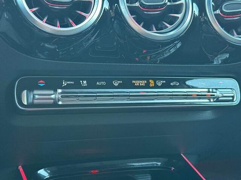 Used 2025 Mercedes-Benz GLA 250 GLA 250 4D Sport Utility image 25