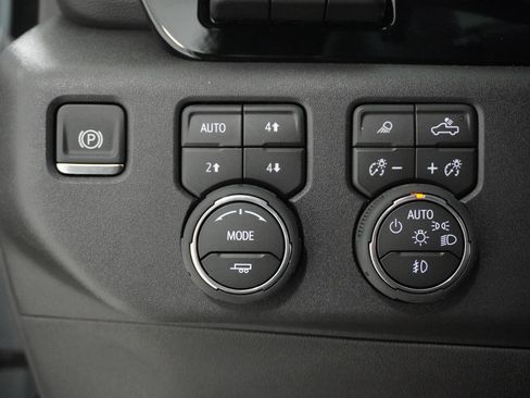 New 2026 Chevrolet Silverado 1500 ZR2 image 17