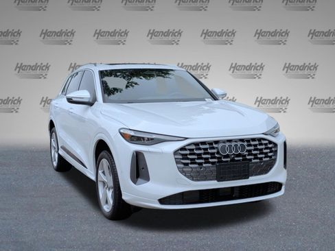 Certified 2026 Audi Q5 Premium Plus AWD/4WD image 1