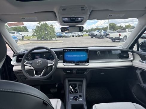 Used 2025 Volkswagen Tiguan SE image 20