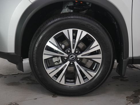 Used 2023 Nissan Rogue SV w/ SV Premium B Package image 30