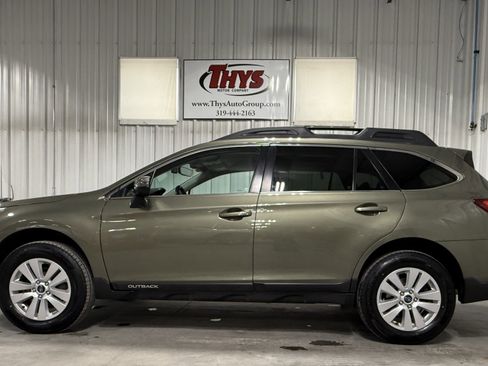Used 2017 Subaru Outback 2.5i Premium image 18