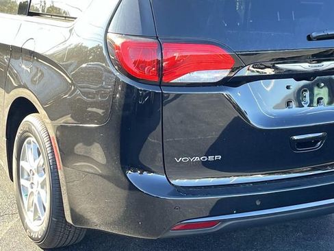 New 2026 Chrysler Voyager LX image 5