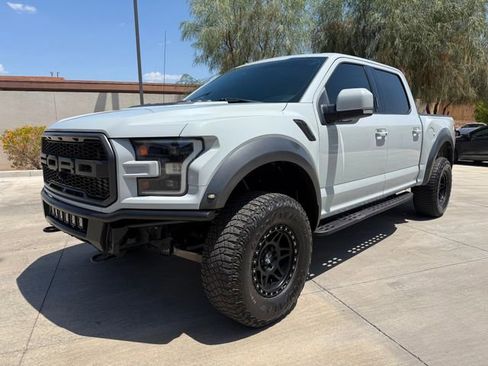 Used 2017 Ford F150 Raptor w/ Equipment Group 802A Luxury AWD/4WD image 3