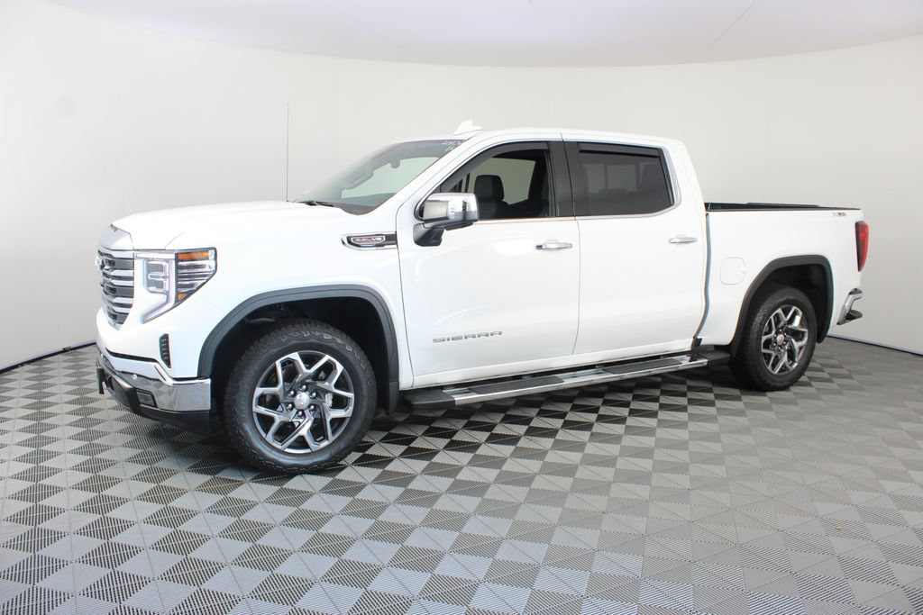 Used 2025 GMC Sierra 1500 SLT w/ SLT Premium Plus Package AWD/4WD image 2
