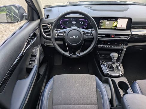 Used 2025 Kia Seltos S AWD/4WD image 16