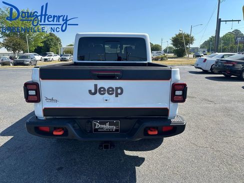 Used 2021 Jeep Gladiator Mojave AWD/4WD image 5
