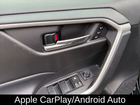 Used 2021 Toyota RAV4 XLE Premium image 18