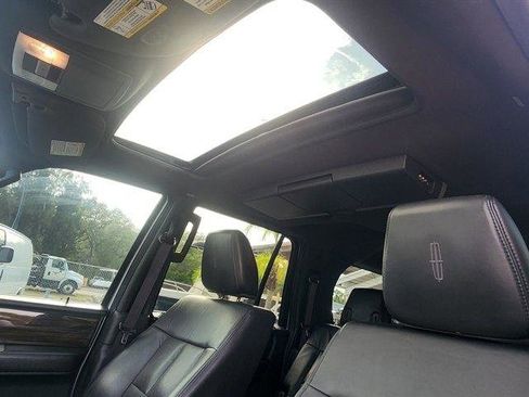Used 2010 Lincoln Navigator L 4WD image 25