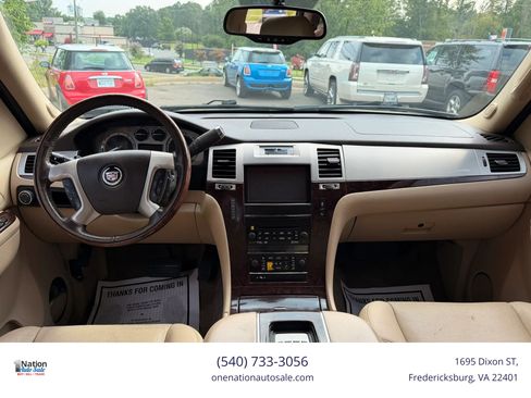 Used 2013 Cadillac Escalade Luxury AWD/4WD image 9