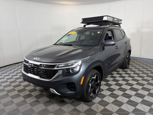 Certified 2025 Kia Seltos S AWD/4WD image 2
