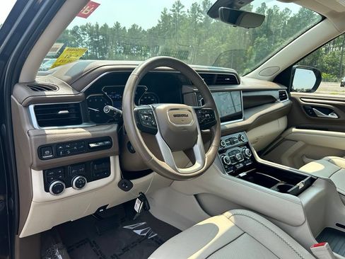 Used 2021 GMC Yukon Denali w/ Denali Ultimate Package AWD/4WD image 8