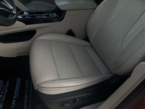 Certified 2021 Buick Envision Essence FWD image 18