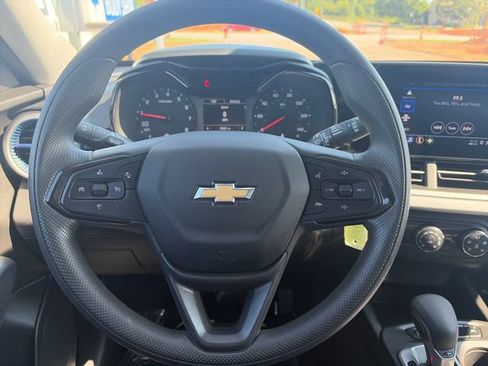 Used 2024 Chevrolet Trax LS FWD image 24