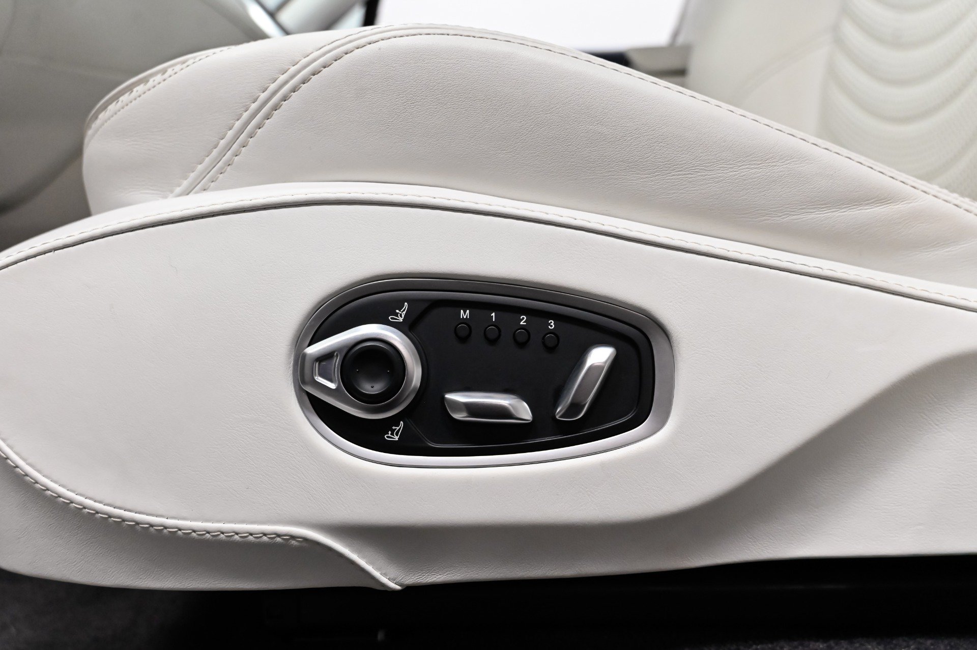 Used 2023 Aston Martin DBX 707 AWD/4WD image 23