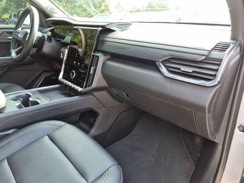 Used 2024 GMC Acadia Elevation w/ Black Edition AWD/4WD image 39